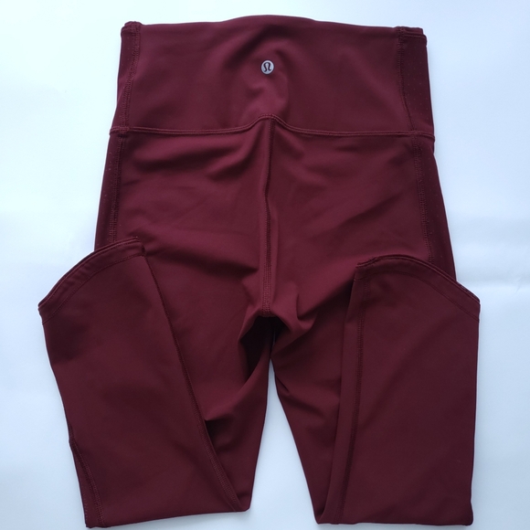 🍋Like New Lululemon Body Con Crop - Picture 8 of 13